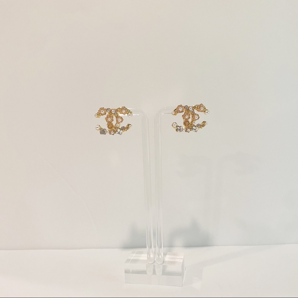 🤩🤩 Chanel 🤩🤩 Floral earrings